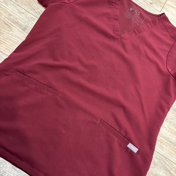 FIGS Burgundy V-Neck Scrub Top Small Casma - Picture 4 of 5